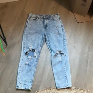 High waist ripped mom jeans
